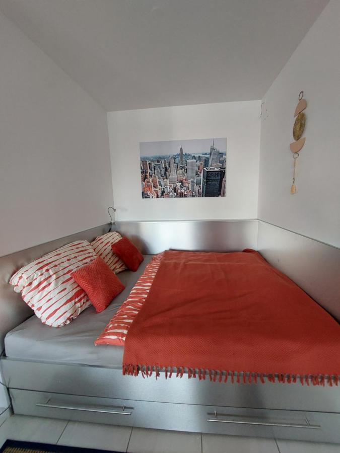 Tower Apartment With Private Terrace Next To Uno Bécs Kültér fotó