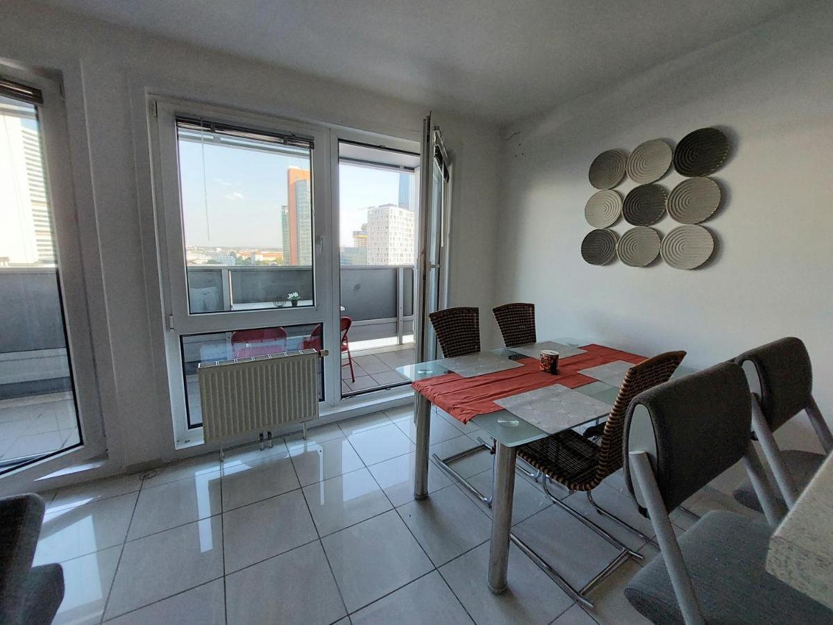 Tower Apartment With Private Terrace Next To Uno Bécs Kültér fotó