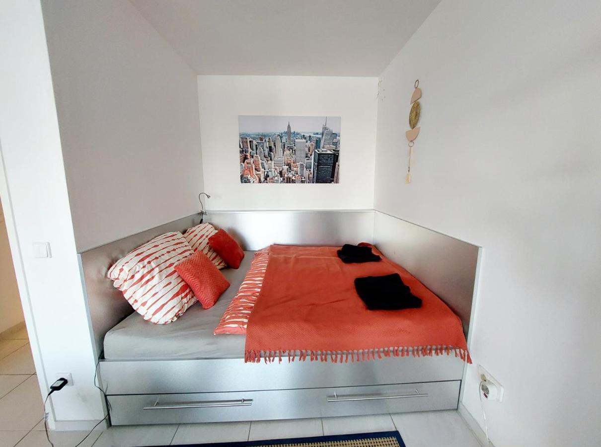 Tower Apartment With Private Terrace Next To Uno Bécs Kültér fotó